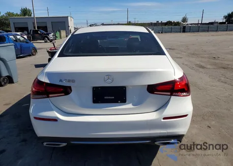 2020 Mercedes-Benz A 220 z USA, uszkodzony, nr VIN W1K3G4EB9LJ220817